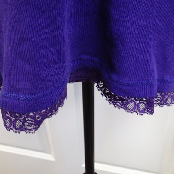 Purple Ladies Top Size Juniors XL - Picture 5 of 6